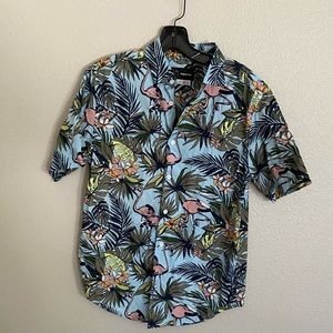 Original Use **FLAMINGO** NWT brand Unisex Aloha Shirt. Button down size S